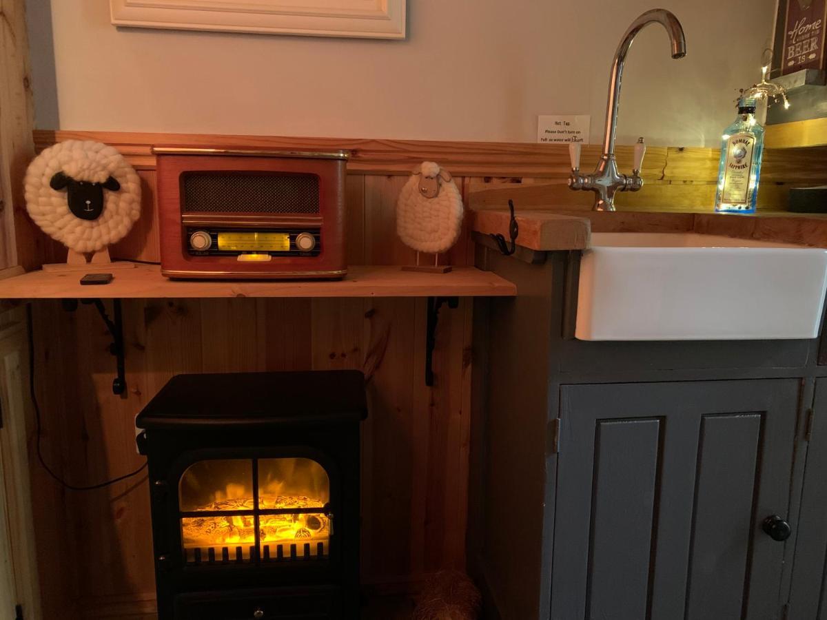 Sheepwash Shepherds Hut Bebside エクステリア 写真