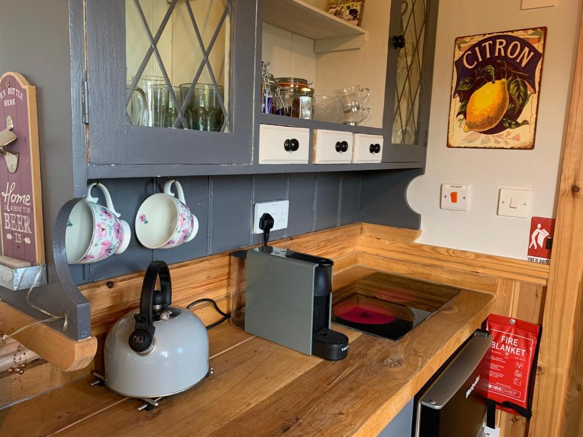 Sheepwash Shepherds Hut Bebside エクステリア 写真